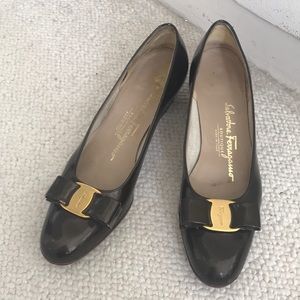 Vintage patent leather Salvatore Ferragamo flats